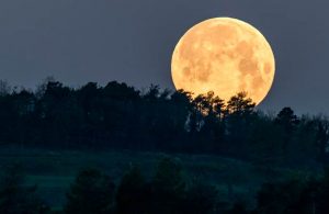 Mes de octubre se despide con el fenómeno conocido como "Luna Azul"