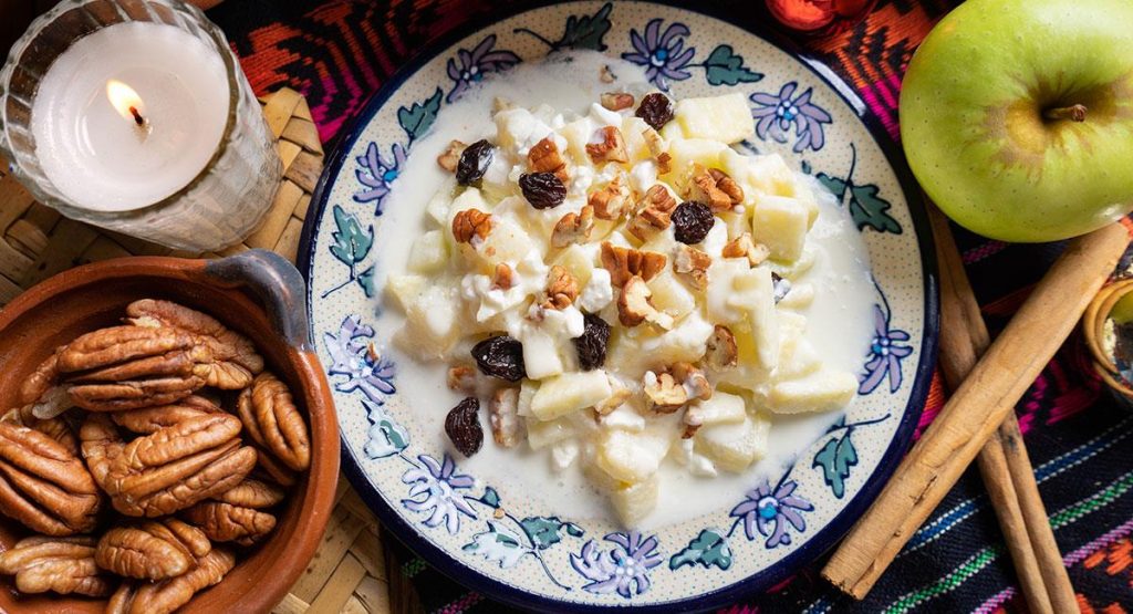 Ensalada navideña de manzana, la mejor guarnición para esta navidad