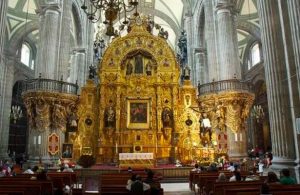 Piden ayuda económica para mantenimiento de la Catedral Metropolitana