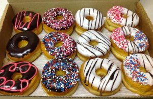 #VideoViral: Mujer enfurece  al creer que una docena de donas incluía 50 piezas