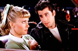 "Grease" en peligro de ser cancelada, grupo activista la tacha de sexista, homofóbica y machista