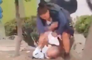 Video: Mujer da golpiza a adulto mayor sin que nadie saliera en su defensa