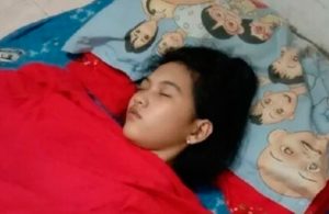 Mujer puede dormir hasta 13 días seguidos, la apodan "La Bella Durmiente"