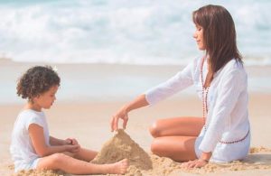 Aunque ama a su hija, mujer se arrepiente de ser mamá