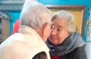 #Viral: Hermanas de 90 años se reencuentran tras un año de estar alejadas 