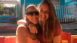Daniela Parra sugiere que padrastro de su hermana fue quien abusó de ella