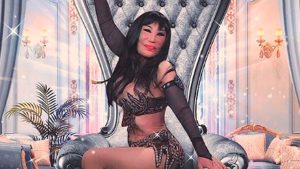 Lyn May presenta tema "La Loba" y responde a críticas