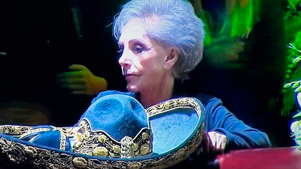 Doña Cuquita veló durante toda la noche a su gran amor: Don Vicente Fernández
