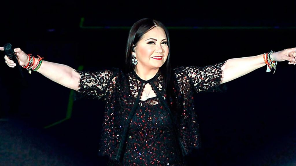 Ana Gabriel advierte que no recibirá regalos durante sus conciertos