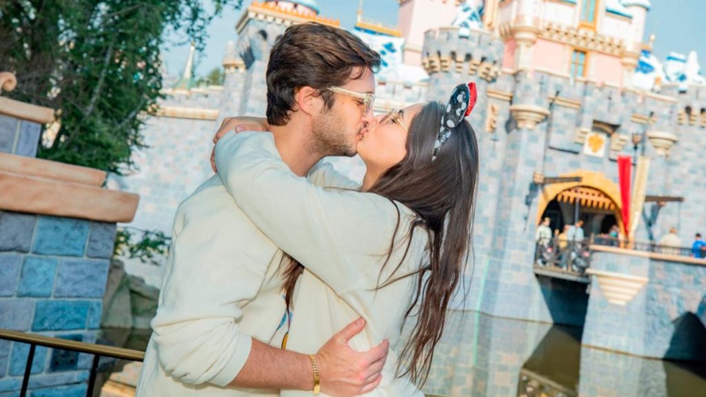 Diego Boneta confiesa estar "muy enamorado" de Renata Notni