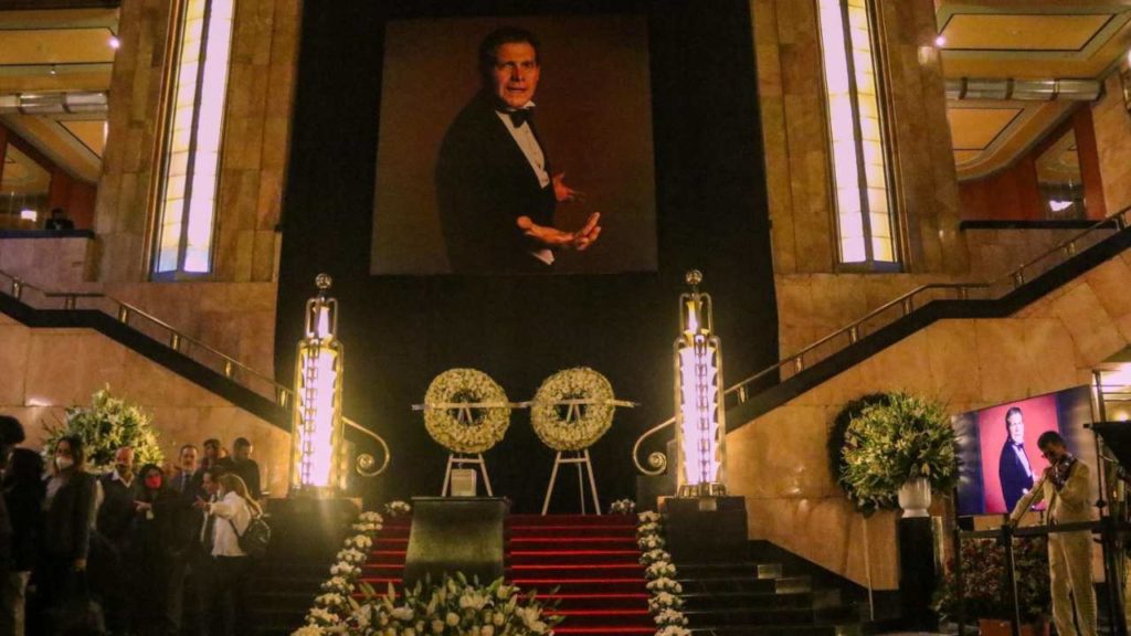Héctor Bonilla es homenajeado en Bellas Artes