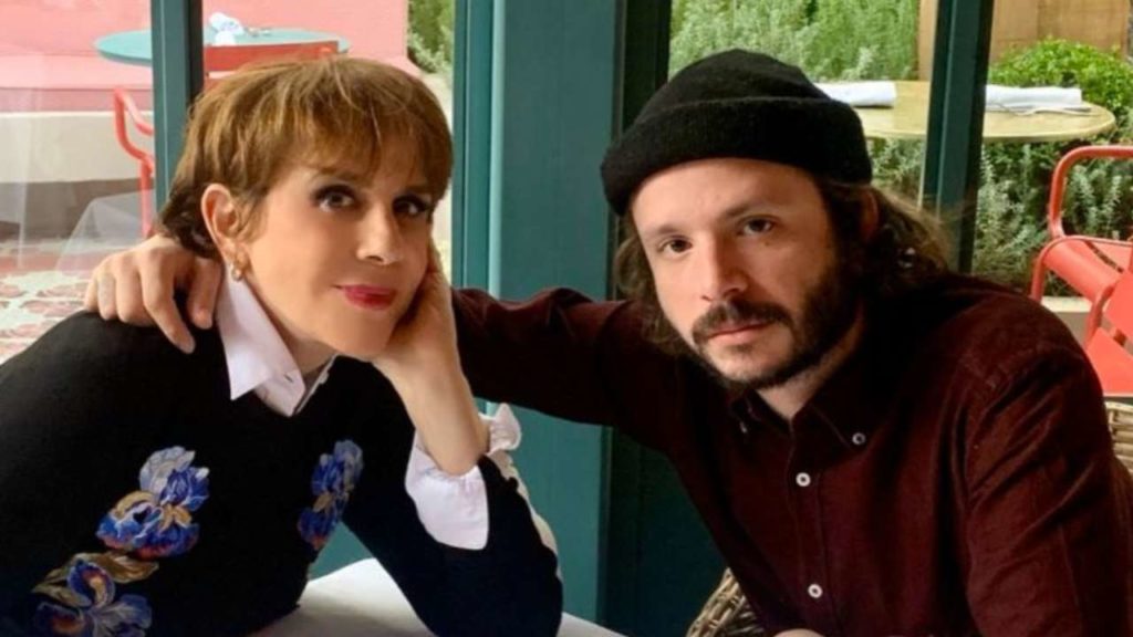 Rebecca Jones ahora tiene que lidiar con las adicciones de su hijo