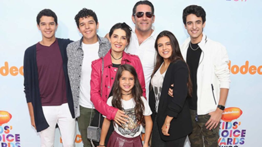 Mayrin Villanueva y Eduardo Santamarina sufren asalto en la CDMX