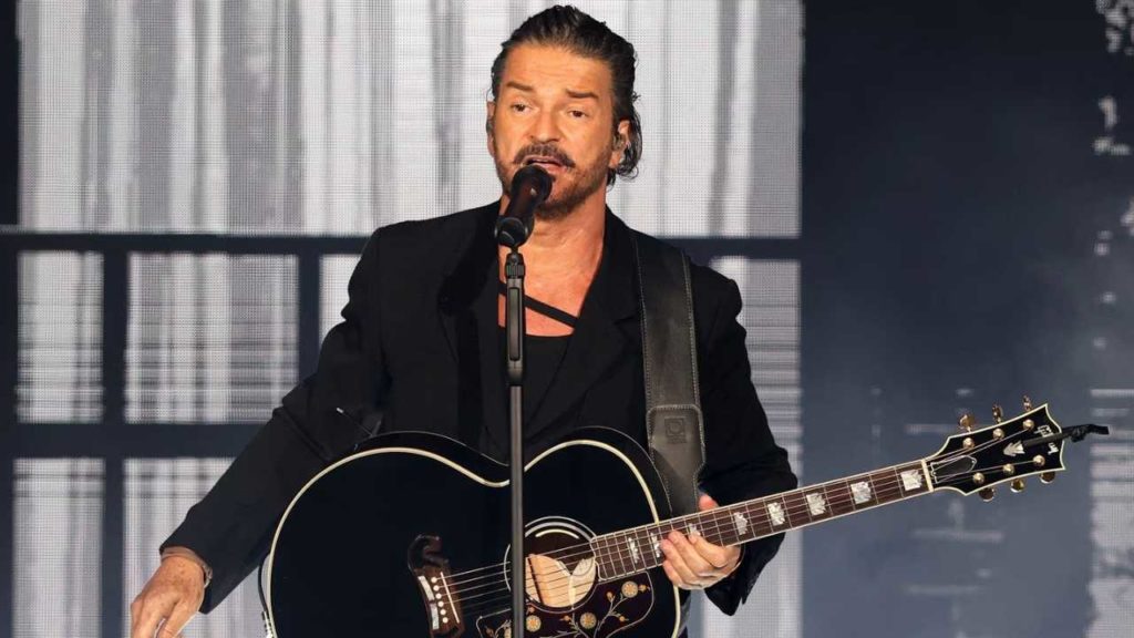 Ricardo Arjona es criticado en redes por el tema "Mujeres", lo consideran machista