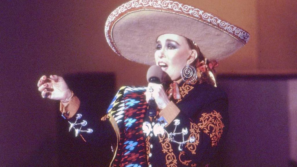 ¡Falso que Lucha Villa haya muerto! Su hija desmiente el rumor