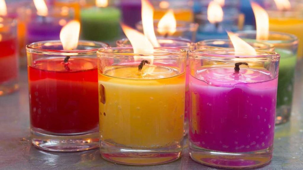 ¡Conoce qué significa las VELAS de acuerdo a su color!