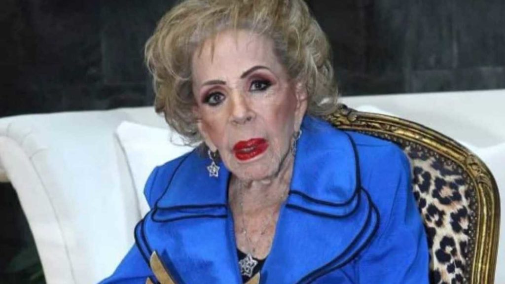 Silvia Pinal es dada de alta tras 13 días de estar hospitalizada