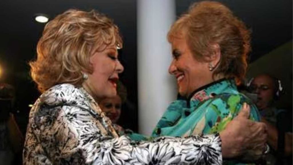 Silvia Pinal NO sabe que su amiga Tina Galindo falleció, debido a su delicado estado de salud