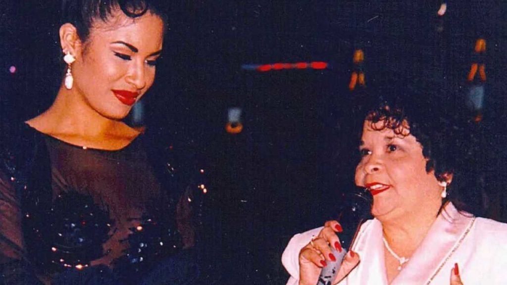 Selena Quintanilla murió por accidente mientras Yolanda Saldívar intentaba su1c1d4rse