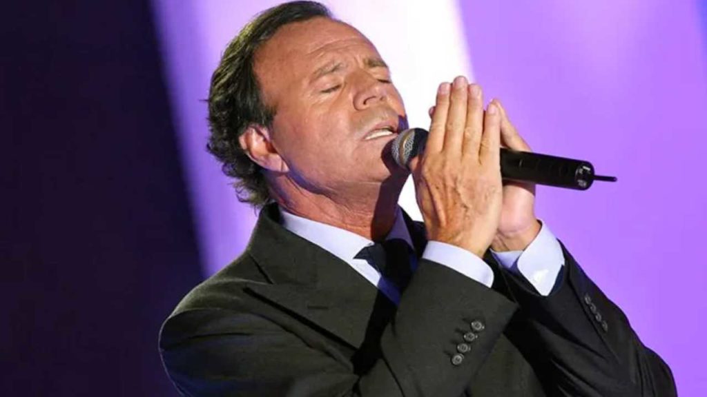 ¡Julio Iglesias contará sobre su vida y trayectoria en bioserie!