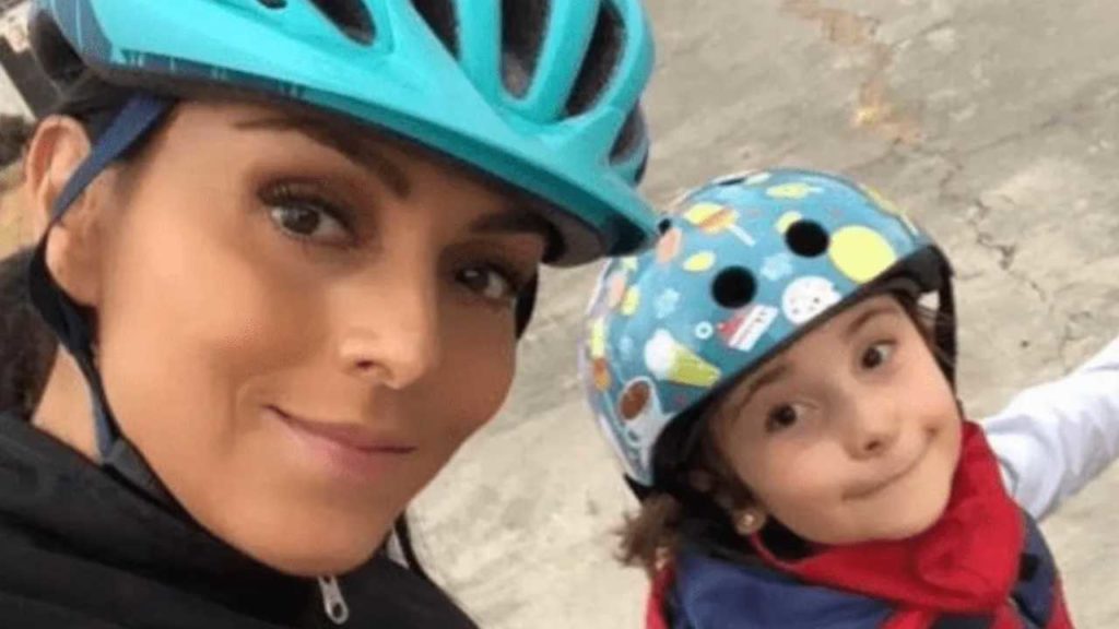 Ivonne Montero rompe en llanto al hablar de la delicada cirugía a corazón abierto de su hija
