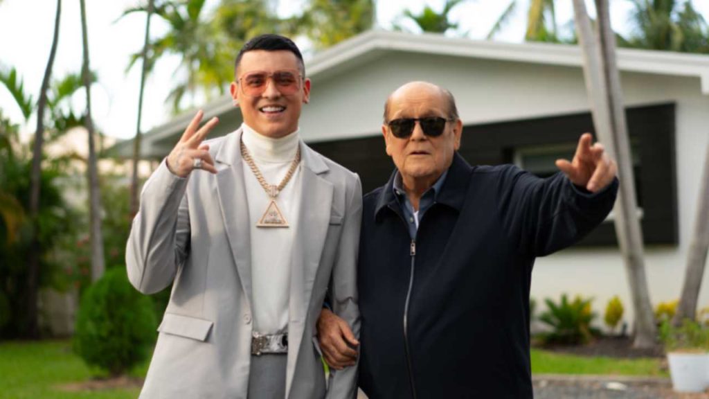 Leo Dan lanza "Te He Prometido" al ritmo de reguetón y las críticas no se hicieron esperar