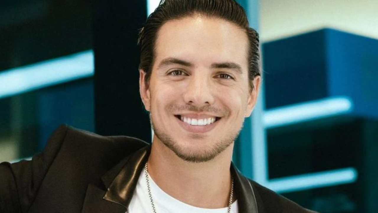 Vadhir Derbez le responde a quienes le llamaron 