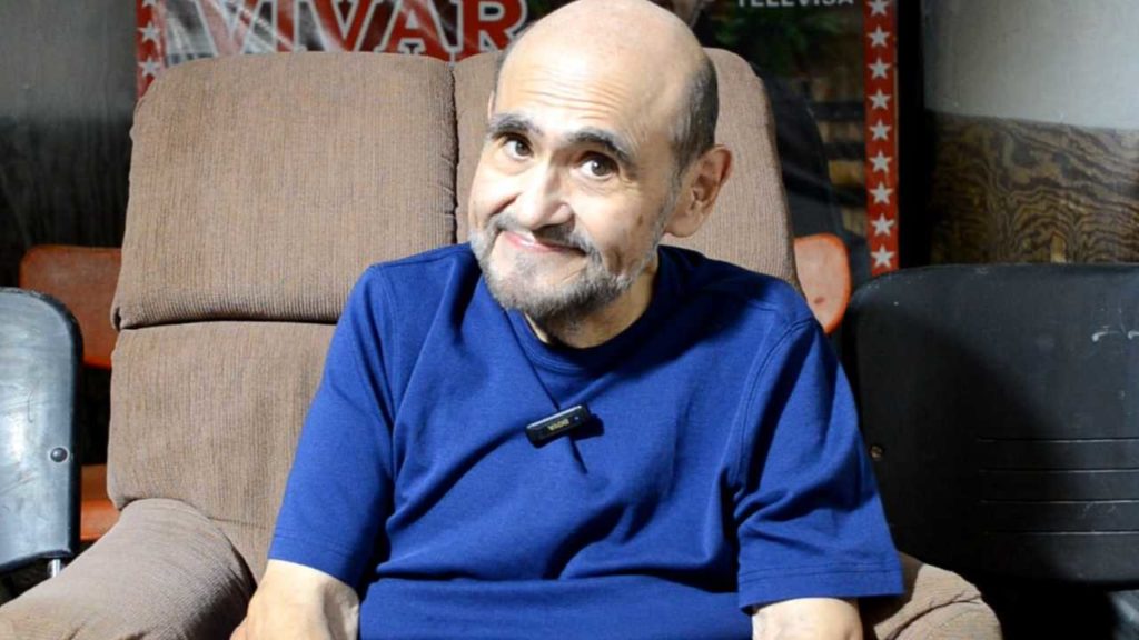 Édgar Vivar es hospitalizado tras accidente en set de grabación.