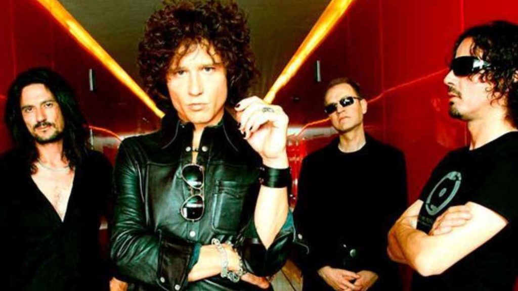 Enrique Bunbury desmiente que "Héroes del Silencio" regrese a los escenarios.