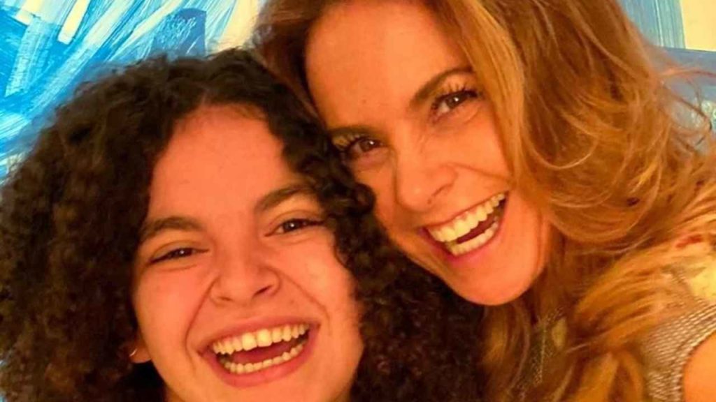 Lucerito Mijares es bautizada como "La Princesa de México".