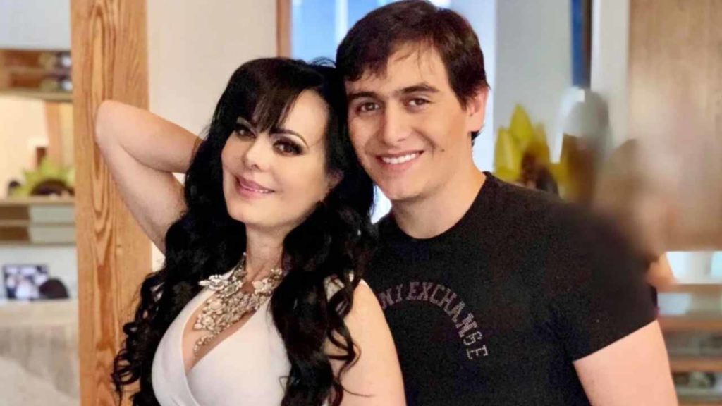 Maribel Guardia confiesa que un sacerdote la regañó por tener las cenizas de su hijo en casa.