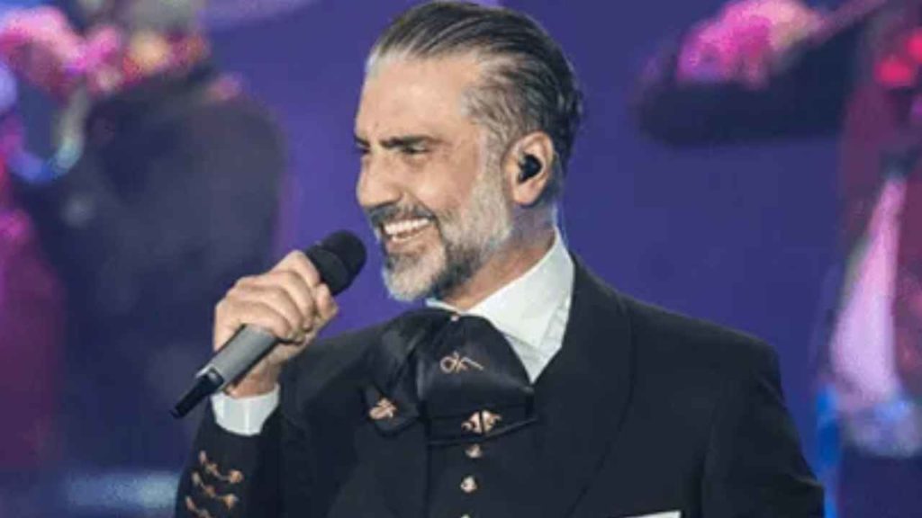 Alejandro Fernández pospone concierto por problemas de salud: "Nunca en mi vida me había pasado esto".