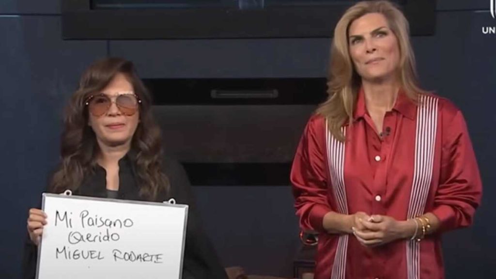 Yolanda Andrade se comunica con mímica y pizarra tras recaída.