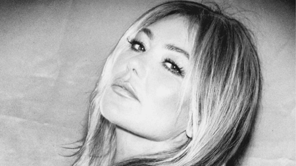 Amaia Montero : La exvocalista de La Oreja de Van Gogh regresa a la música.