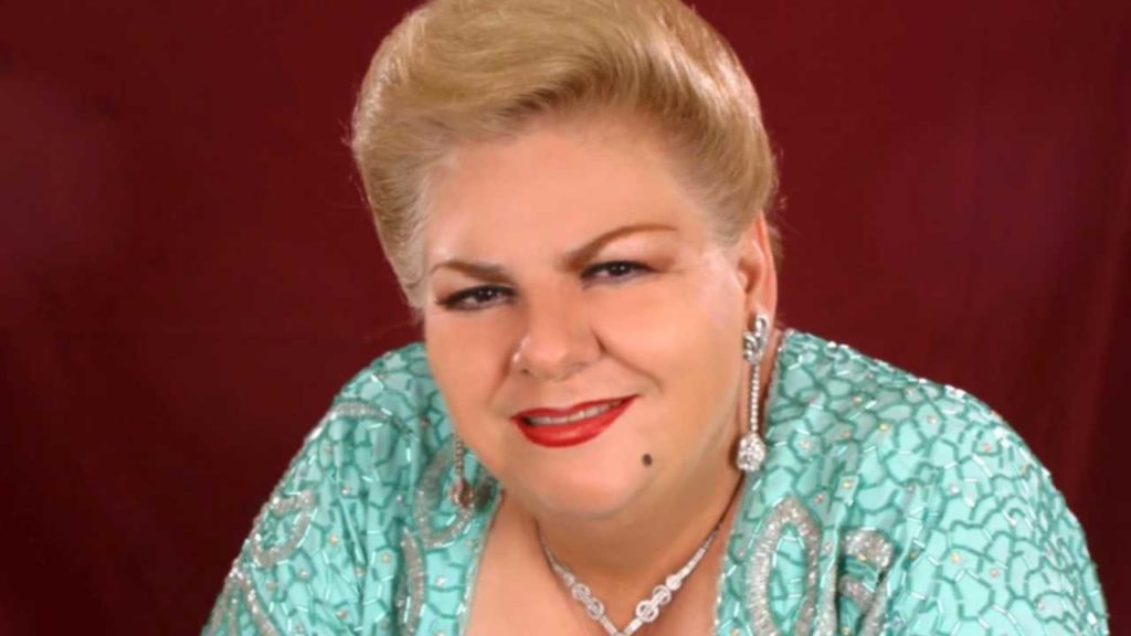 Paquita la del Barrio enfrenta complicaciones en sus piernas y se ve obligada a posponer su presentación en el Auditorio Nacional