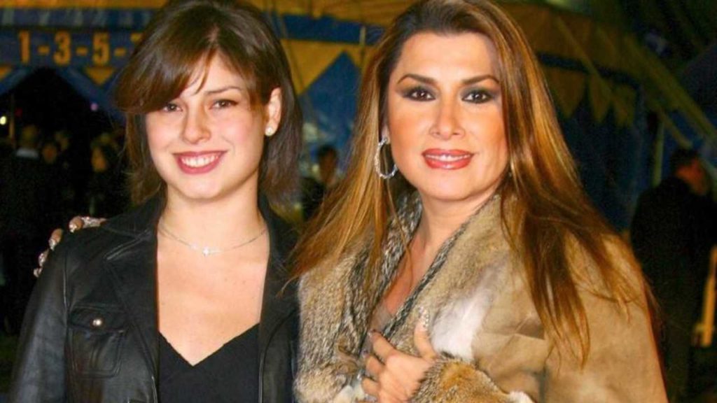 Romina Mircoli, hija de la fallecida cantante Dulce, anuncia proyectos para honrar su legado y acciones legales contra quienes difamen su relación.
