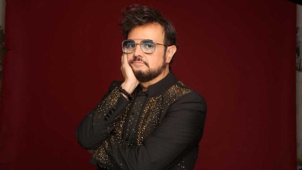Aleks Syntek vuelve a expresar su desacuerdo con el género urbano y pide respeto por su opinión