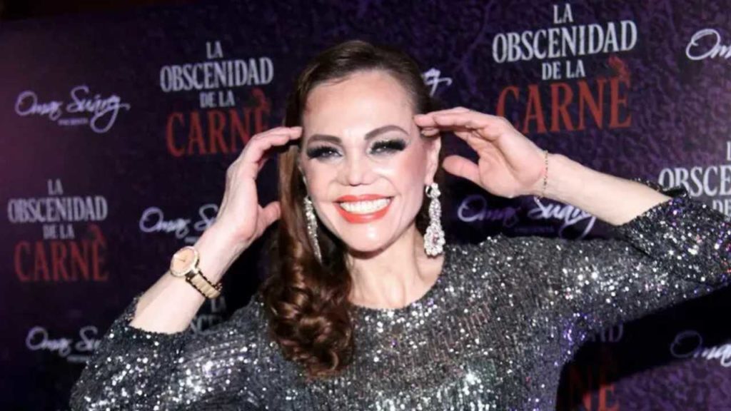 Carmen Campuzano se recupera tranquilamente tras microcirugía nasal de precisión